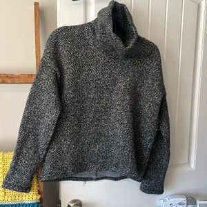 Columbia sz L fleece lined turtleneck sweater